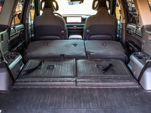 Used 2025 Kia EV9 Wind image 48