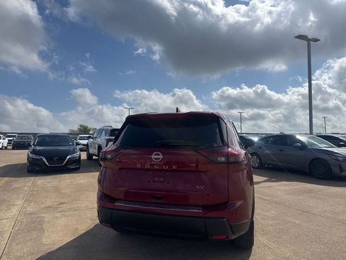 Certified 2024 Nissan Rogue SV image 19