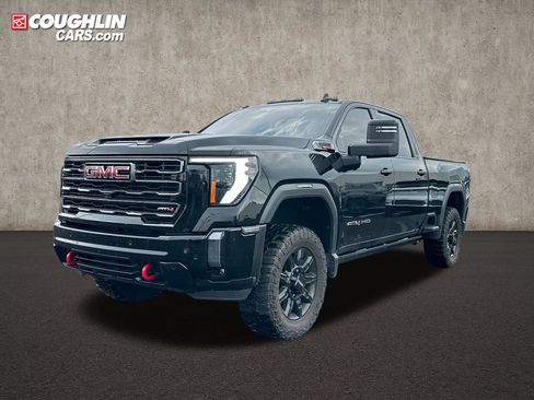 Used 2024 GMC Sierra 2500 AT4 w/ Technology Package AWD/4WD image 3