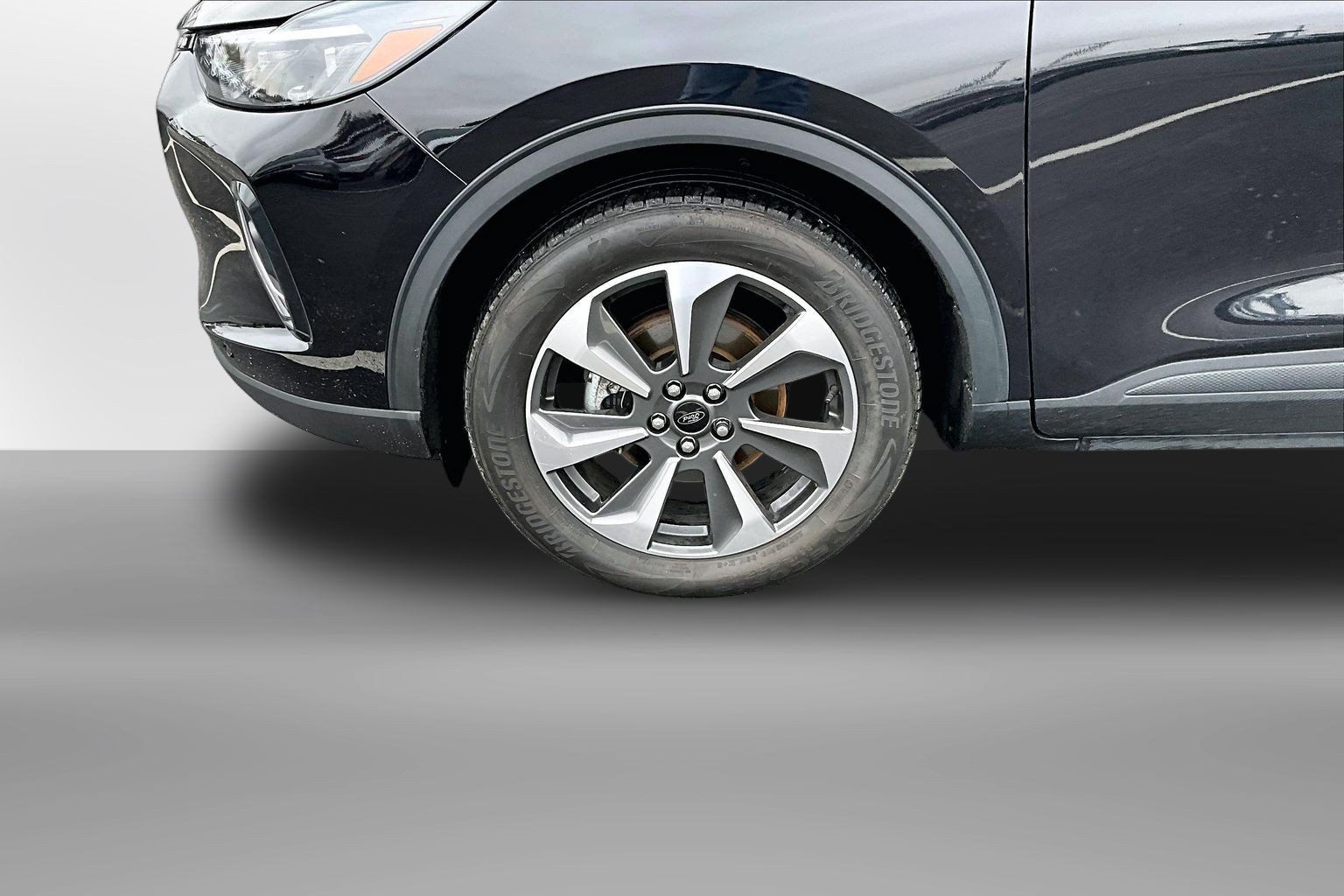 Used 2023 Ford Escape Platinum AWD/4WD image 3