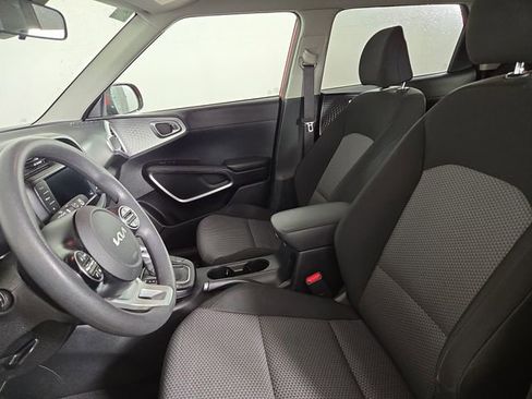 Certified 2023 Kia Soul LX w/ LX Technology Package image 14