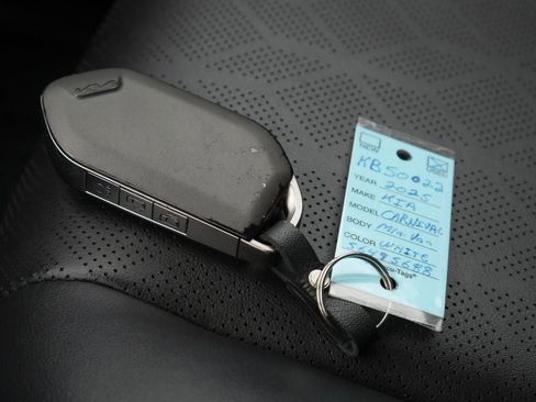 Used 2025 Kia Carnival FWD image 51