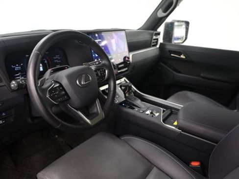 Used 2024 Lexus GX 550 w/ Cold Area Package AWD/4WD image 20