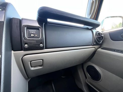 Used 2004 HUMMER H2 w/ Preferred Equipment Group AWD/4WD image 34