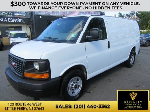Used 2015 GMC Savana 2500 image 1
