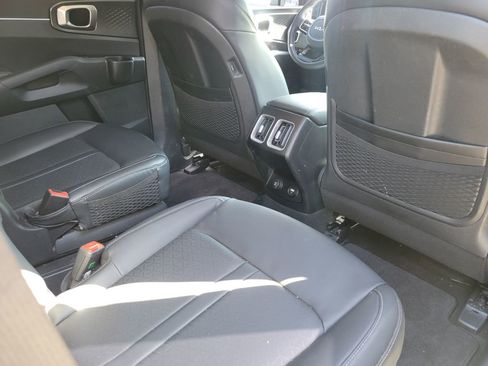 Certified 2023 Kia Sorento EX AWD/4WD image 7