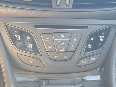 Used 2016 Buick Envision Premium image 33