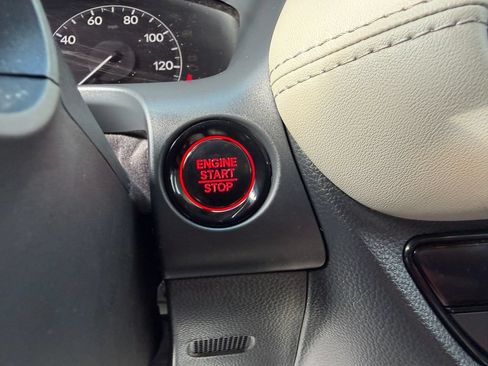 Used 2025 Honda HR-V LX image 28