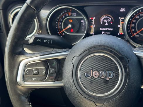 Used 2021 Jeep Wrangler Unlimited Sahara AWD/4WD image 15