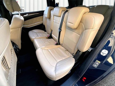 Used 2016 Mercedes-Benz GL 550 4MATIC image 22