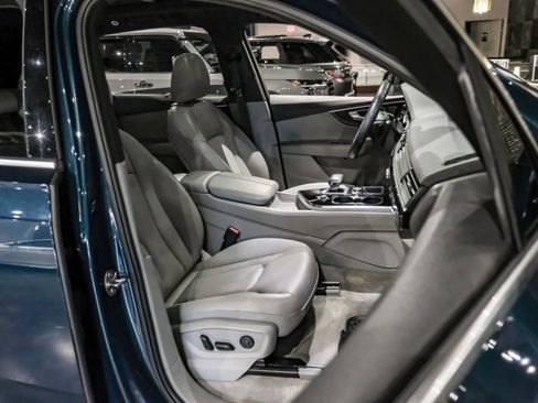 Used 2018 Audi Q7 3.0T Prestige w/ Prestige Package AWD/4WD image 28