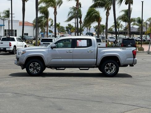 Used 2018 Toyota Tacoma TRD Sport RWD image 9