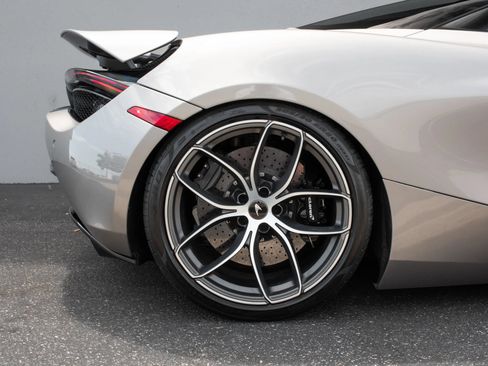 Used 2020 McLaren 720S Spider RWD image 31