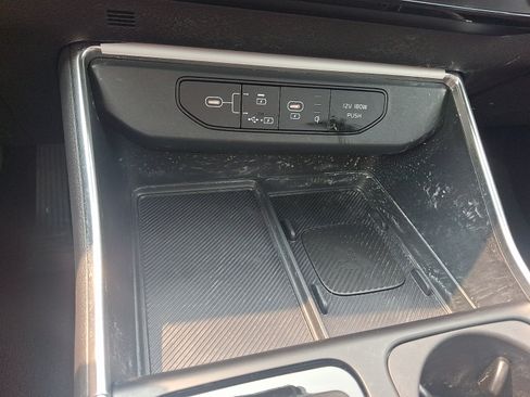 Used 2025 Kia Carnival SX Prestige FWD image 26