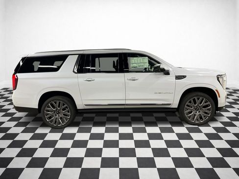 New 2026 GMC Yukon XL Denali Ultimate w/ LPO, Floor Liner Package AWD/4WD image 2