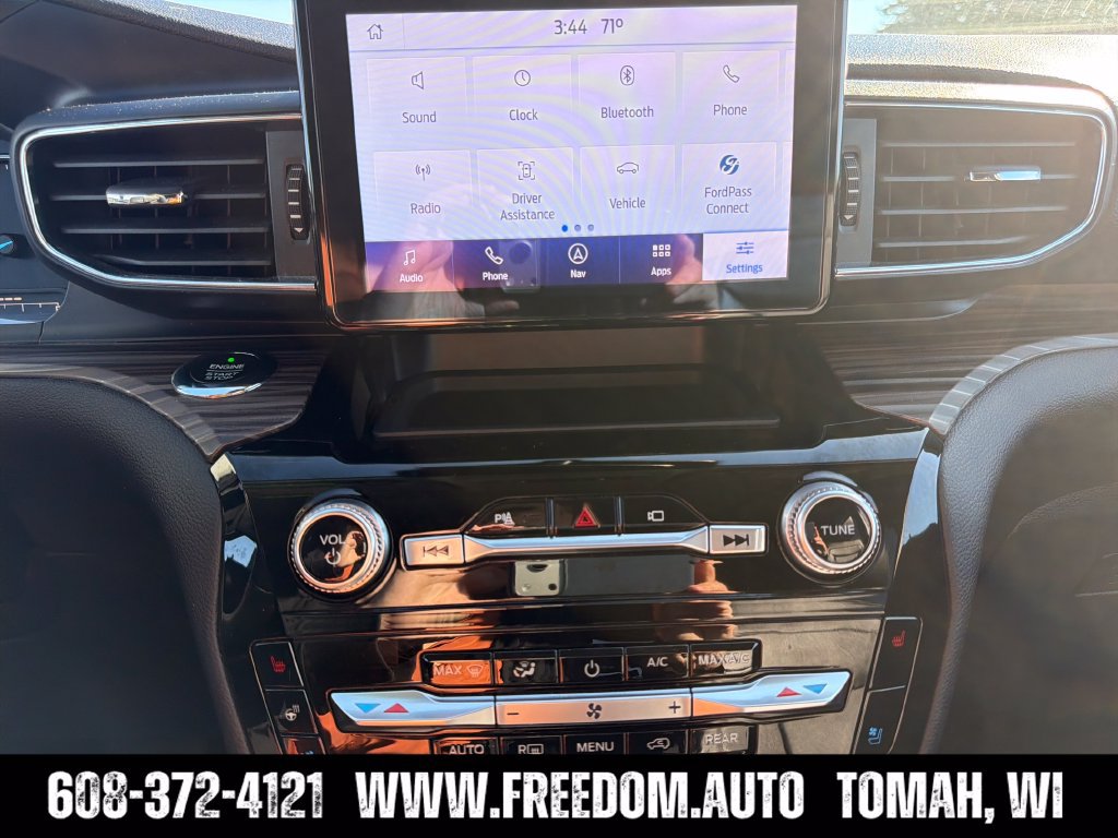Used 2021 Ford Explorer Limited w/ Equipment Group 301A AWD/4WD image 18