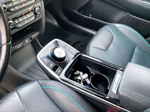 Used 2019 Kia Niro EX Premium image 16