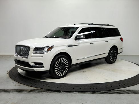 Used 2018 Lincoln Navigator L Black Label w/ Cargo Package AWD/4WD image 4