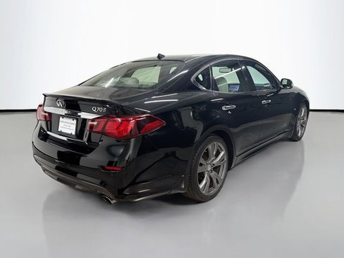 Used 2017 INFINITI Q70 5.6 w/ Sport Package RWD image 9