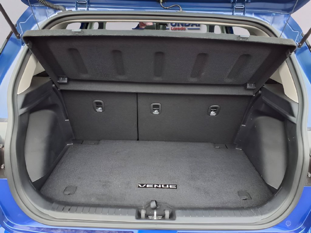 Used 2025 Hyundai Venue Limited FWD image 10