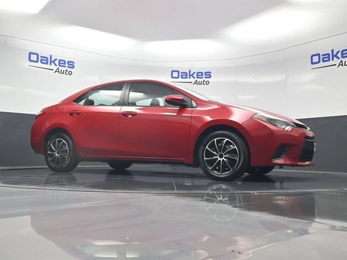 Used 2015 Toyota Corolla LE FWD image 34