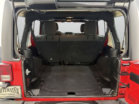 Used 2018 Jeep Wrangler Unlimited Sport w/ Connectivity Group image 25