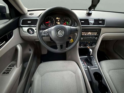 Used 2014 Volkswagen Passat 1.8T S image 17