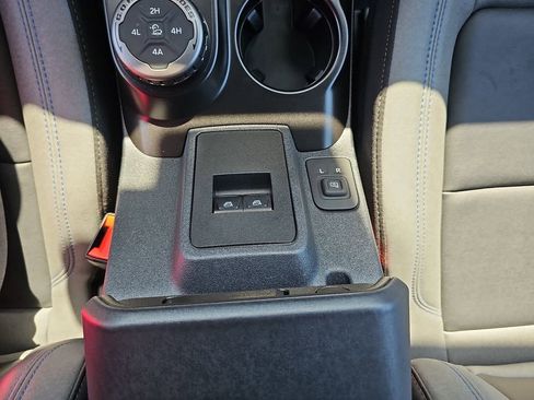 Used 2023 Ford Bronco Black Diamond w/ Sasquatch Package image 33