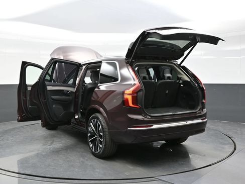 Used 2025 Volvo XC90 B5 Ultra AWD/4WD image 43