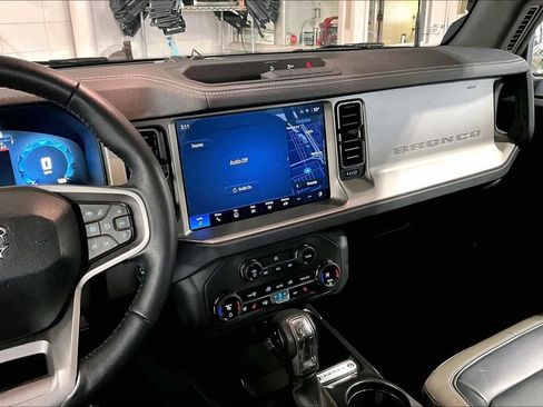 Used 2025 Ford Bronco Outer Banks image 6