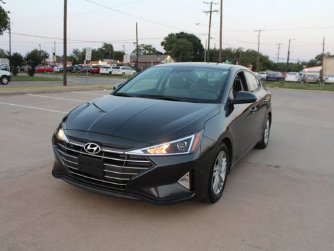 Used 2020 Hyundai Elantra SEL FWD image 4