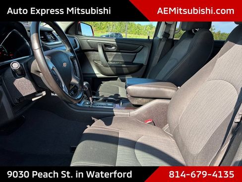 Used 2017 Chevrolet Traverse LT w/ Style and Technology Package AWD/4WD image 7