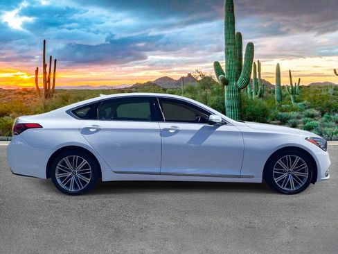 Used 2018 Genesis G80 3.8 RWD image 2