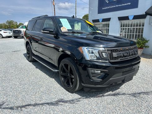 Used 2018 Ford Expedition XLT w/ Equipment Group 202A image 7