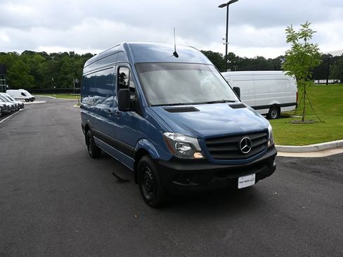 Used 2018 Mercedes-Benz Sprinter 2500 image 18