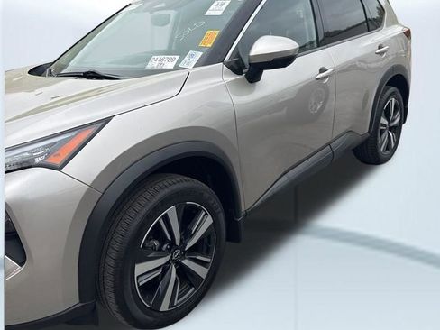 Used 2024 Nissan Rogue SL image 4