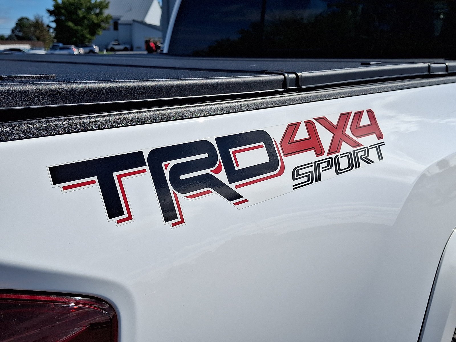 Used 2018 Toyota Tacoma TRD Sport AWD/4WD image 30