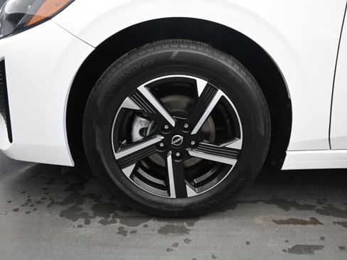 Used 2025 Nissan Sentra SV FWD image 9