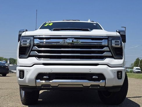 Used 2024 Chevrolet Silverado 3500 High Country w/ High Country Premium Package AWD/4WD image 17