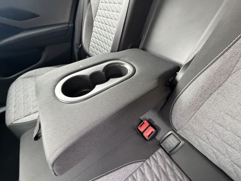 Used 2025 Volkswagen Tiguan S image 16