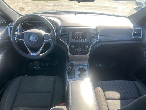 Used 2021 Jeep Grand Cherokee Laredo image 32