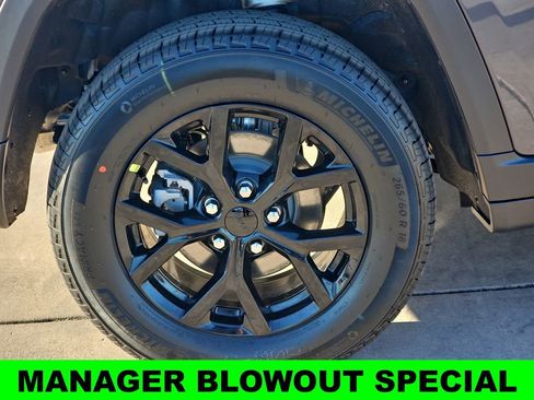 New 2025 Jeep Grand Cherokee Altitude AWD/4WD image 38