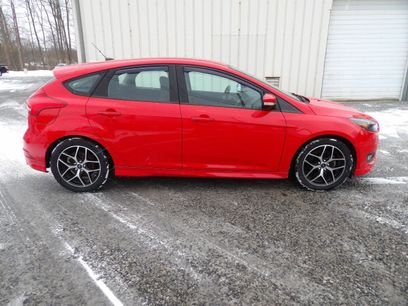 Used 2015 Ford Focus SE w/ SE Sport Package