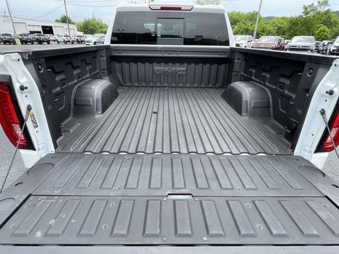 New 2026 GMC Sierra 1500 SLT w/ SLT Premium Plus Package AWD/4WD image 9