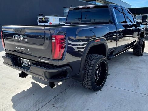 Used 2024 GMC Sierra 2500 Denali Ultimate image 6
