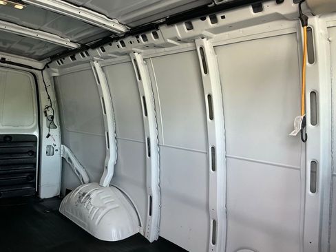 Used 2023 Chevrolet Express 3500 w/ Driver Convenience Package image 17