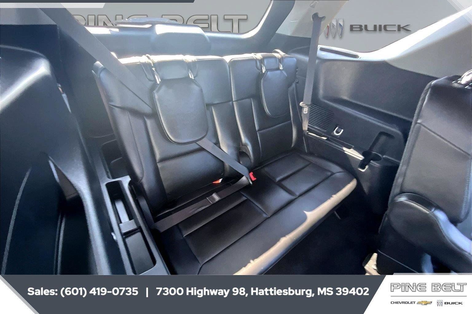 Used 2023 Ford Explorer XLT w/ Equipment Group 202A AWD/4WD image 21