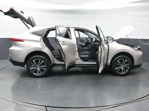 Used 2024 Toyota Venza LE AWD/4WD image 55