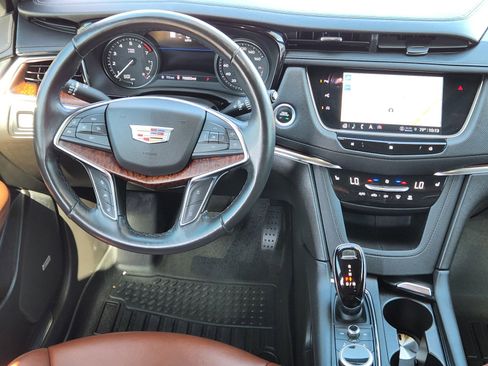 Used 2021 Cadillac XT5 Premium Luxury FWD image 10