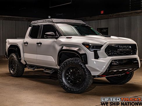 Used 2025 Toyota Tacoma TRD Pro AWD/4WD image 1